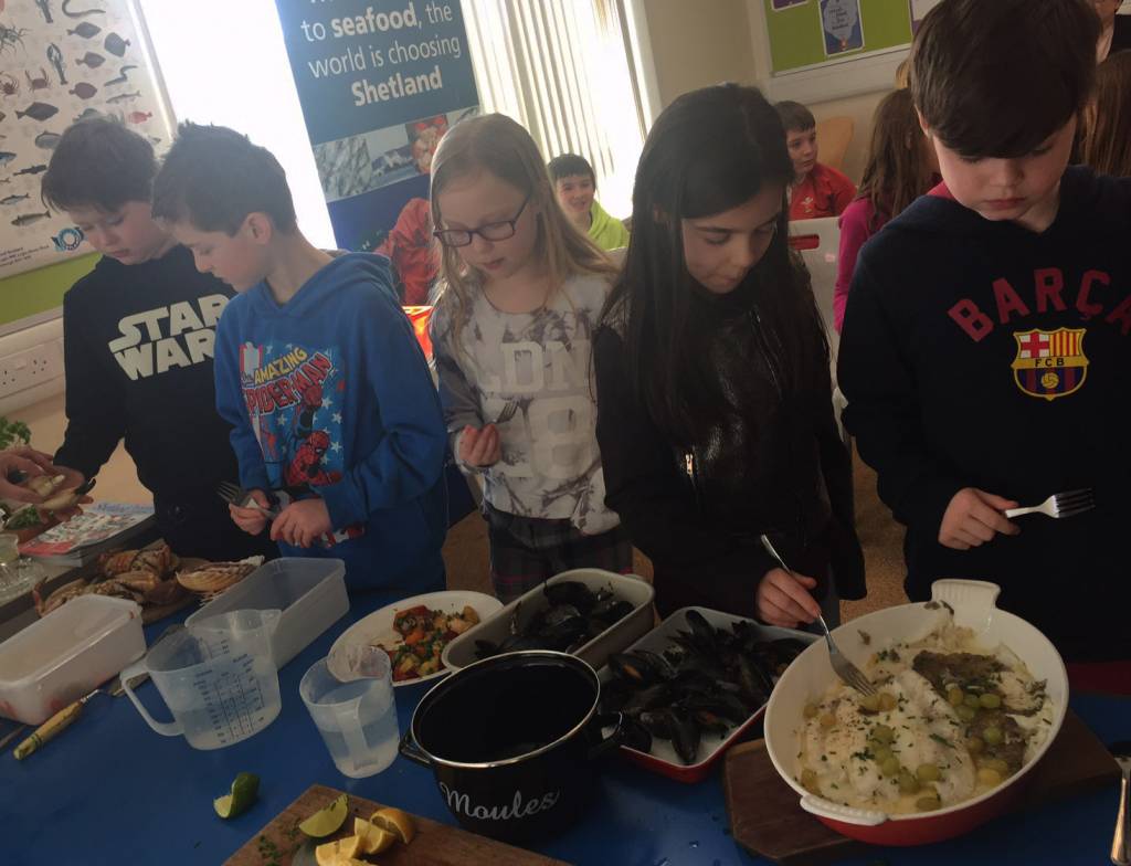 As part of their project ‘Stories of the Sea’, Sound Primary School’s primary five pupils have been learning more about Shetland seafood through the seafood industry’s ‘So Much To Sea’ exhibition.